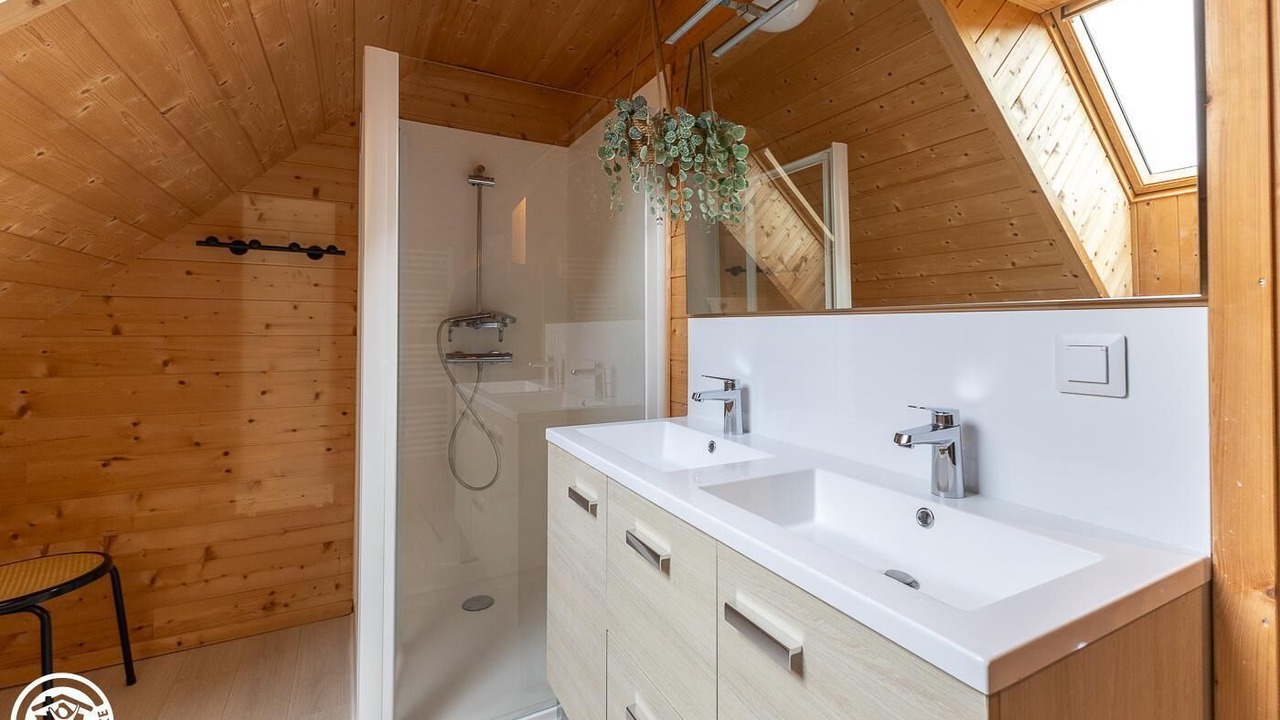 Photo of Bathroom in Chambon-sur-Lac
