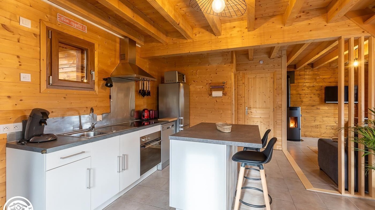 Photo of Kitchen in Chambon-sur-Lac