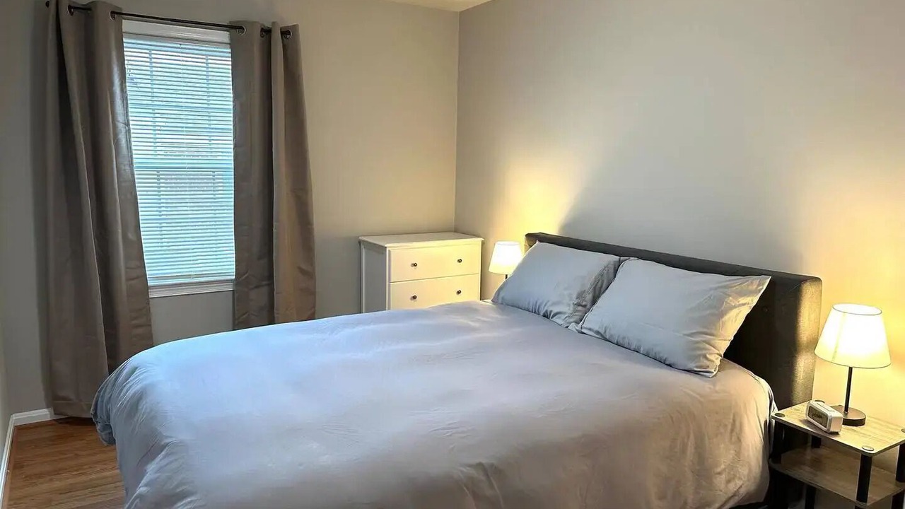 Photo of Bedroom in Oakton