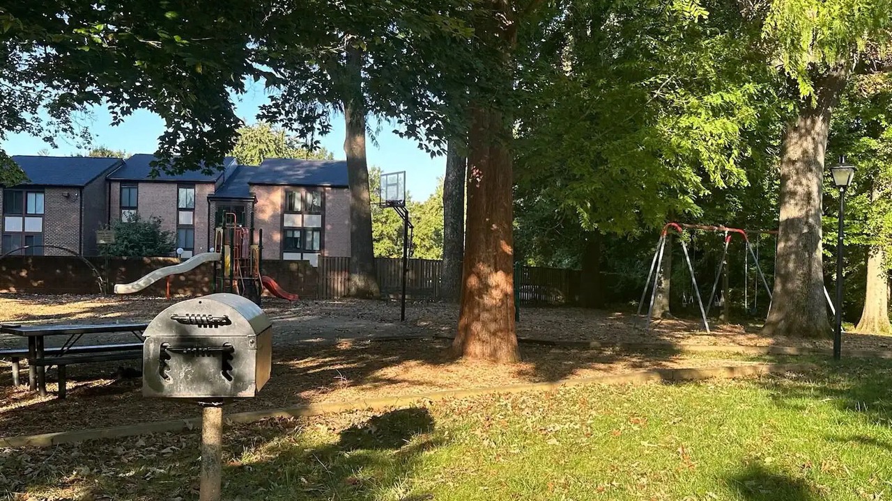 Photo of Outdoor in Oakton