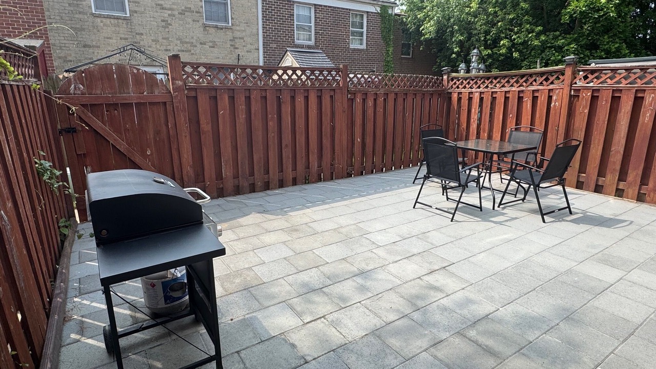 Photo of Outdoor in Oakton