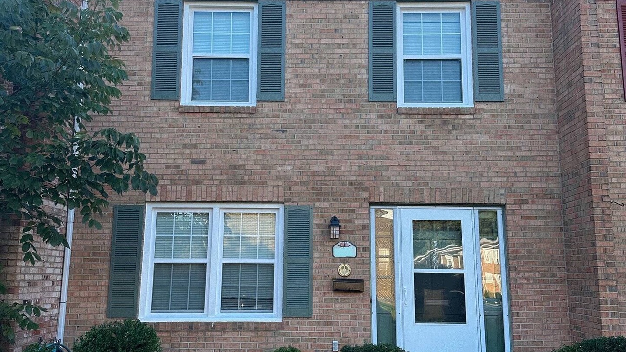 Photo of Outdoor in Oakton