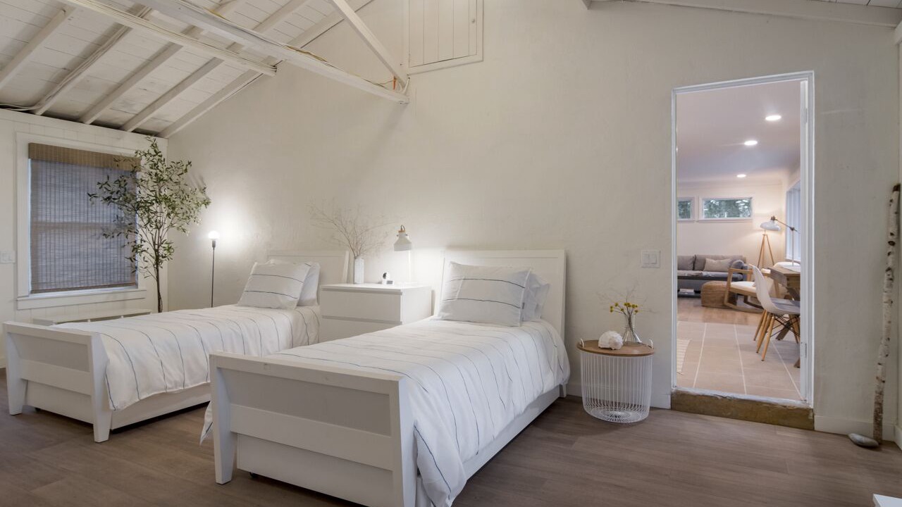 Photo of Bedroom in Maple City