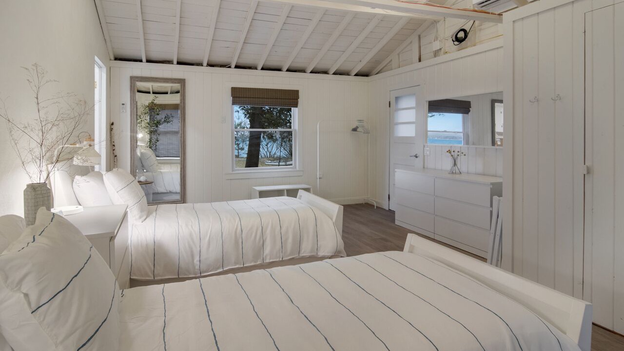 Photo of Bedroom in Maple City