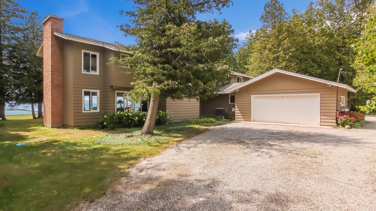 Photo of Outdoor in Maple City