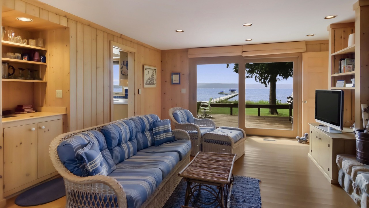 Photo of Livingroom in Maple City
