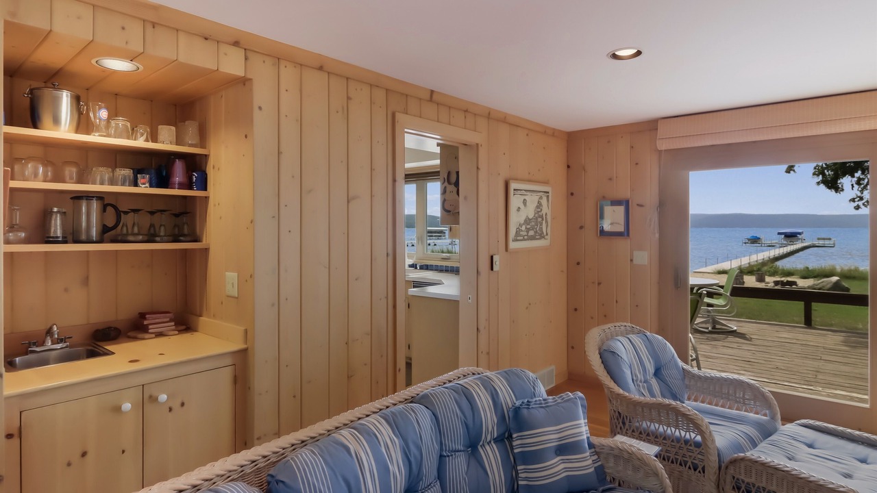 Photo of Livingroom in Maple City