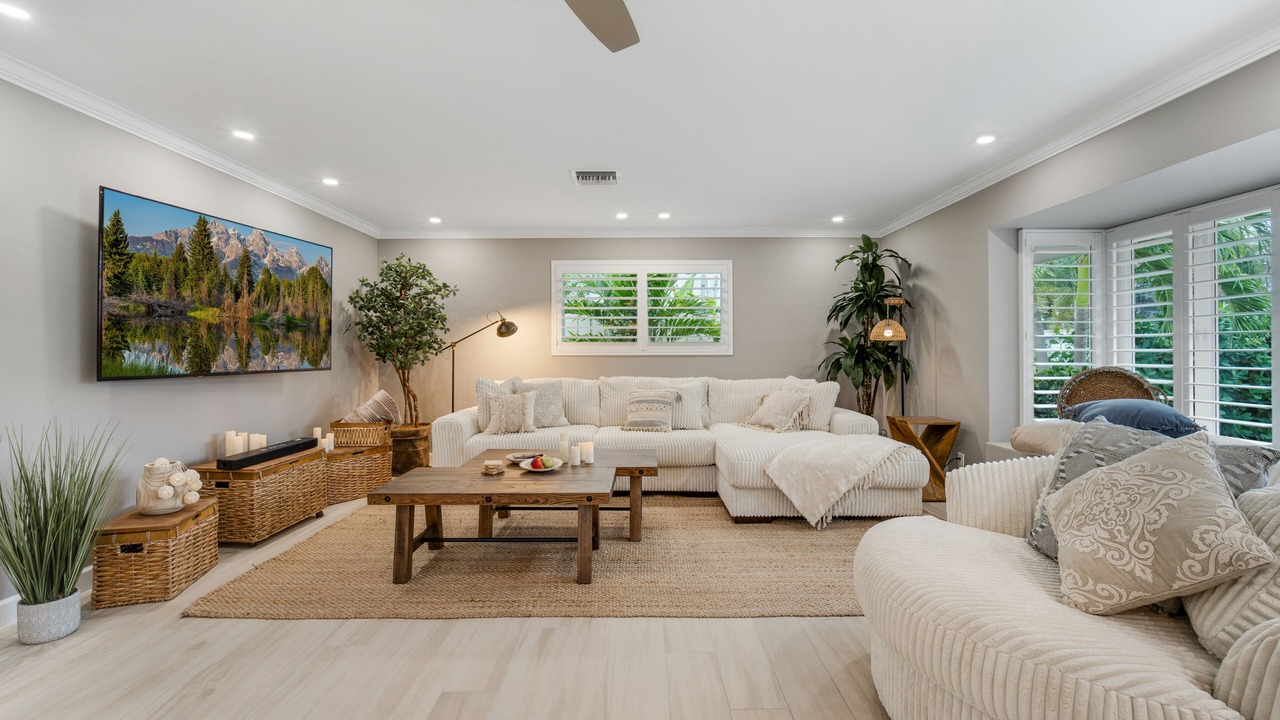 Photo of Livingroom in Imperial Point