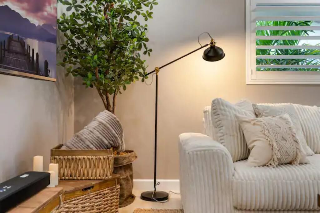 Photo of Livingroom in Imperial Point