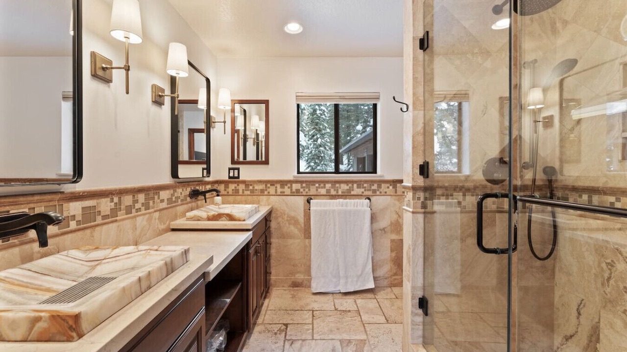 Photo of Bathroom in Kingswood Estates
