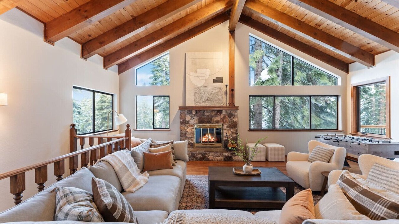 Photo of Livingroom in Kingswood Estates