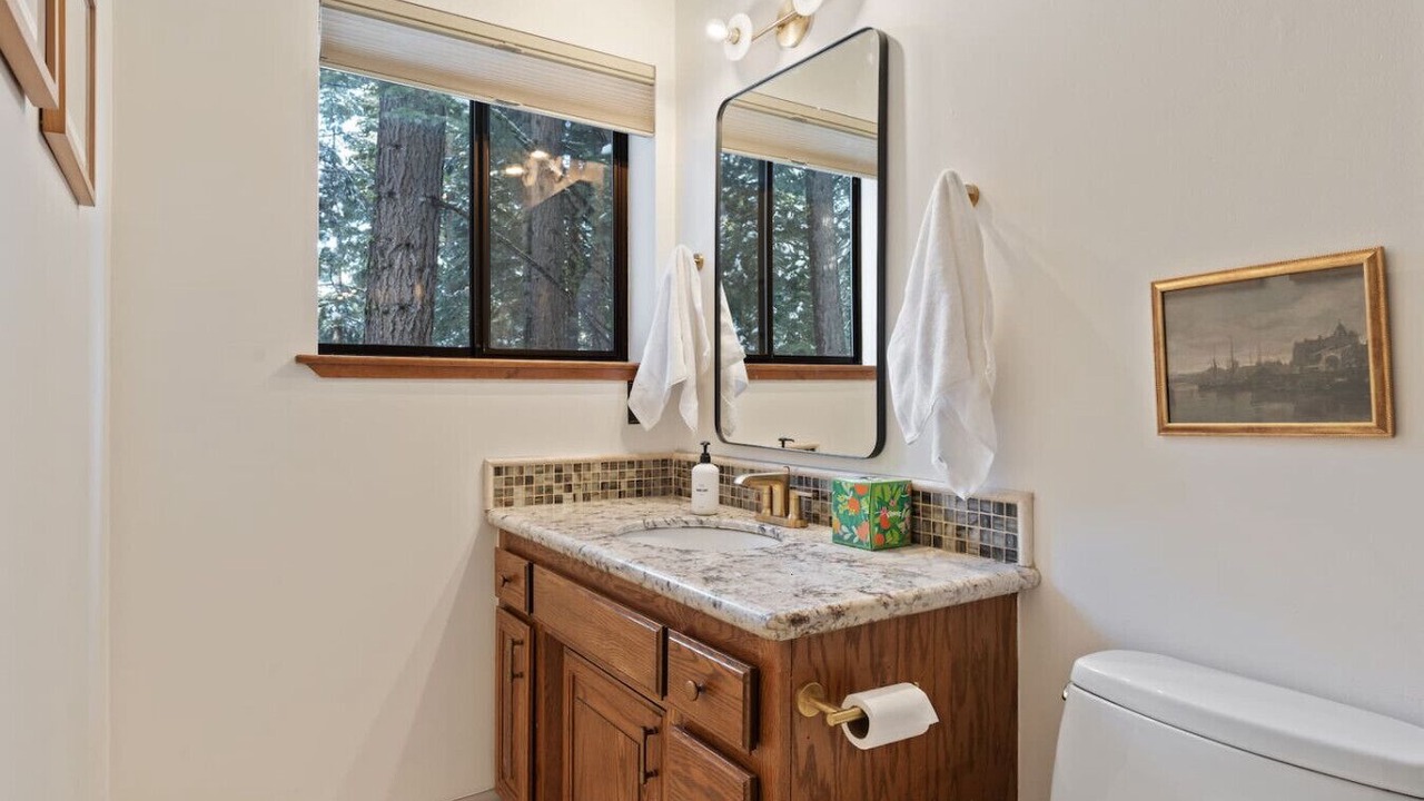 Photo of Bathroom in Kingswood Estates