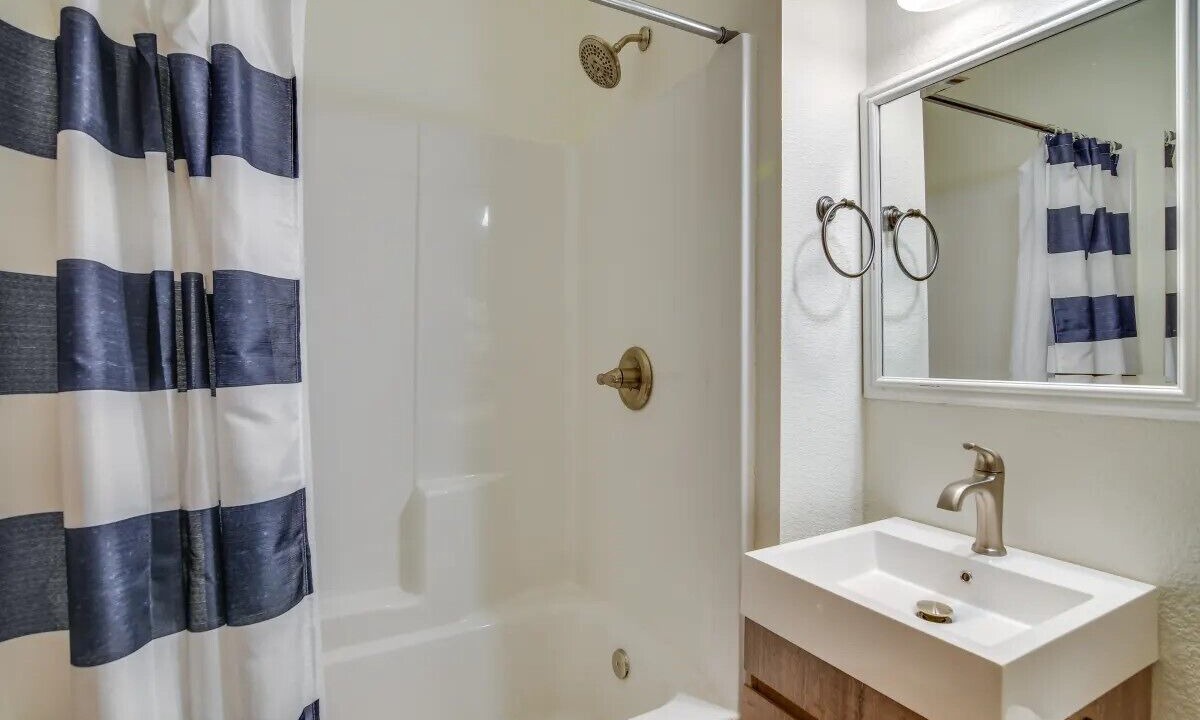 Photo of Bathroom in Diamond City