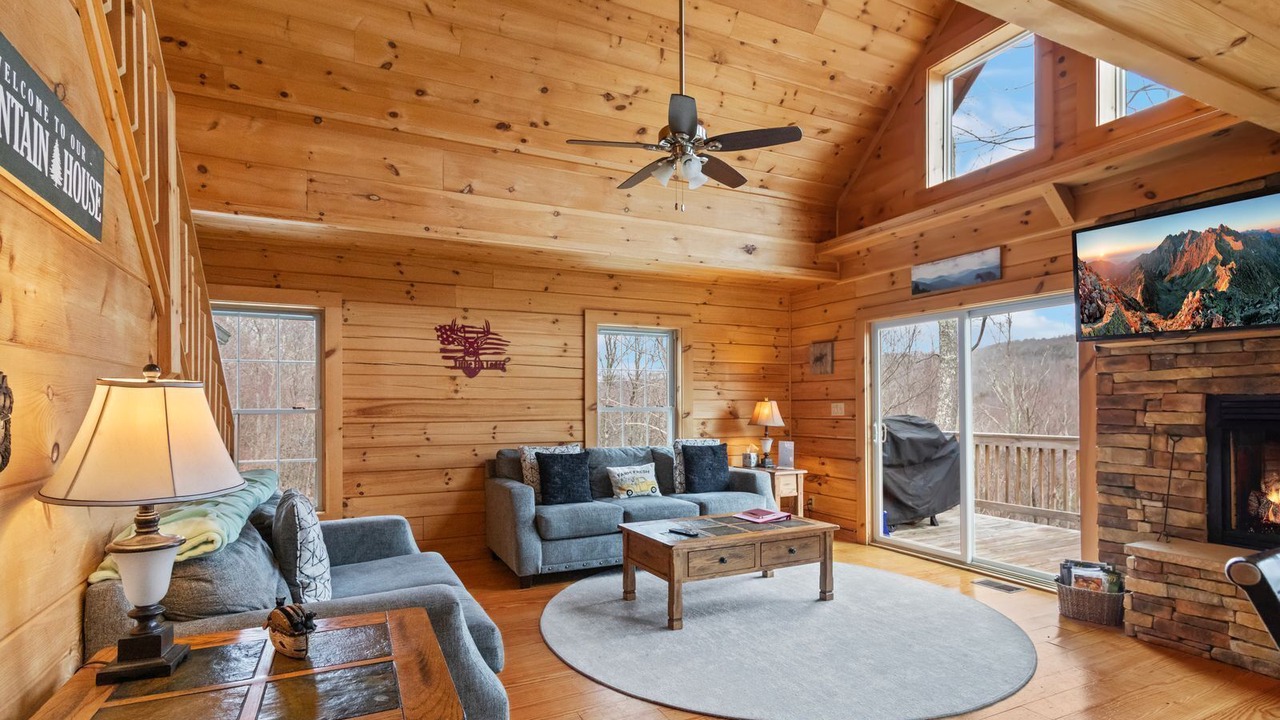 Photo of Livingroom in Elk Park