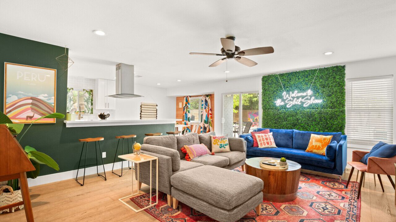 Photo of Livingroom in North Austin Civic Association