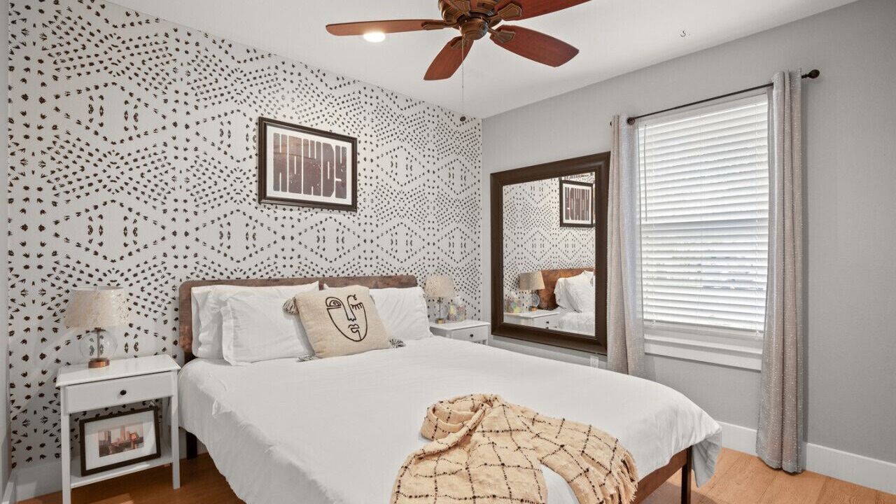 Photo of Bedroom in North Austin Civic Association