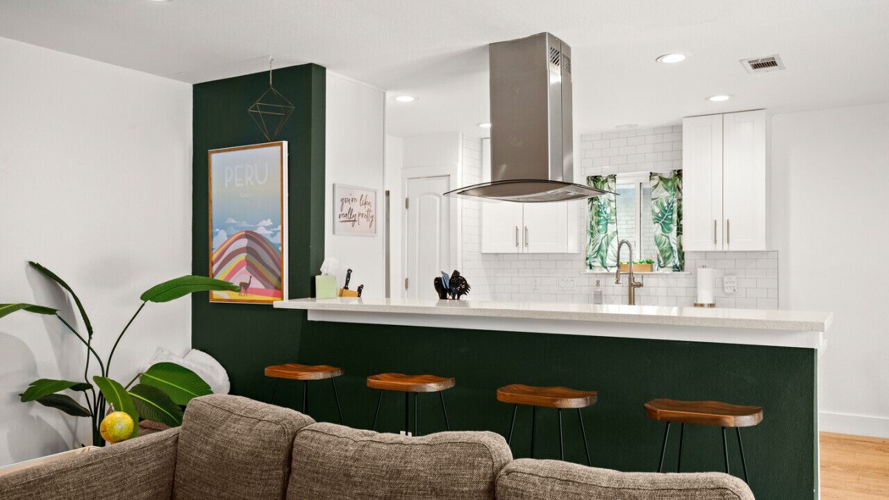 Photo of Livingroom in North Austin Civic Association