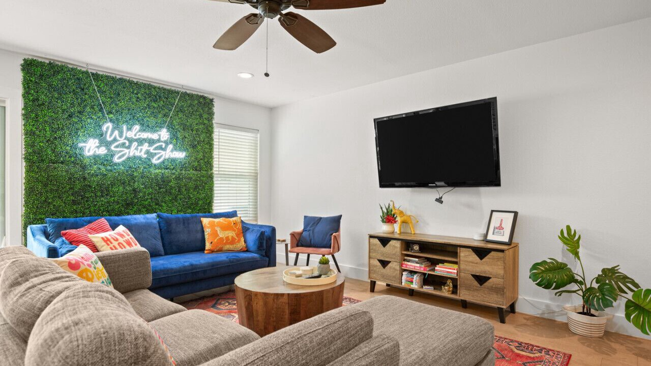 Photo of Livingroom in North Austin Civic Association