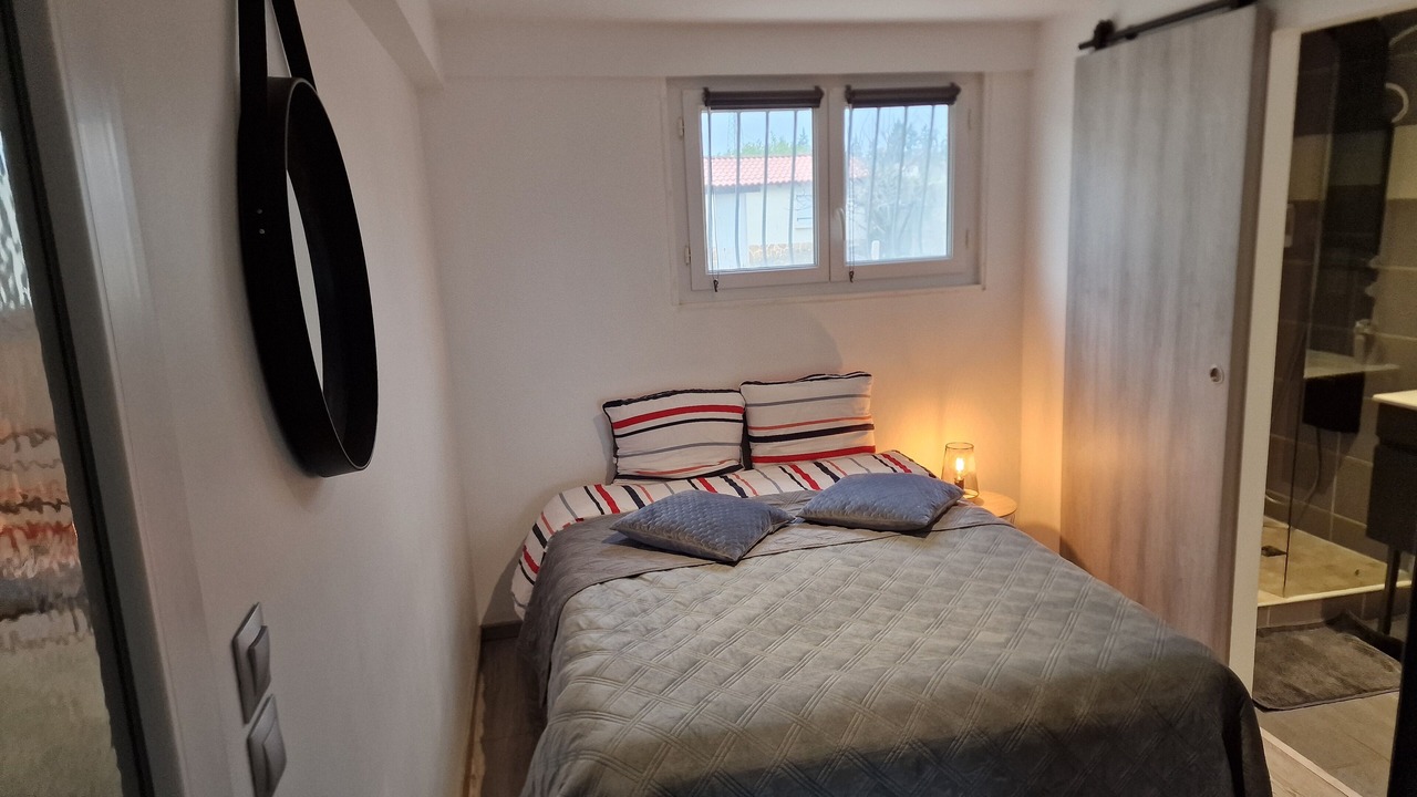 Photo of Bedroom in Saint-Georges-de-Reneins