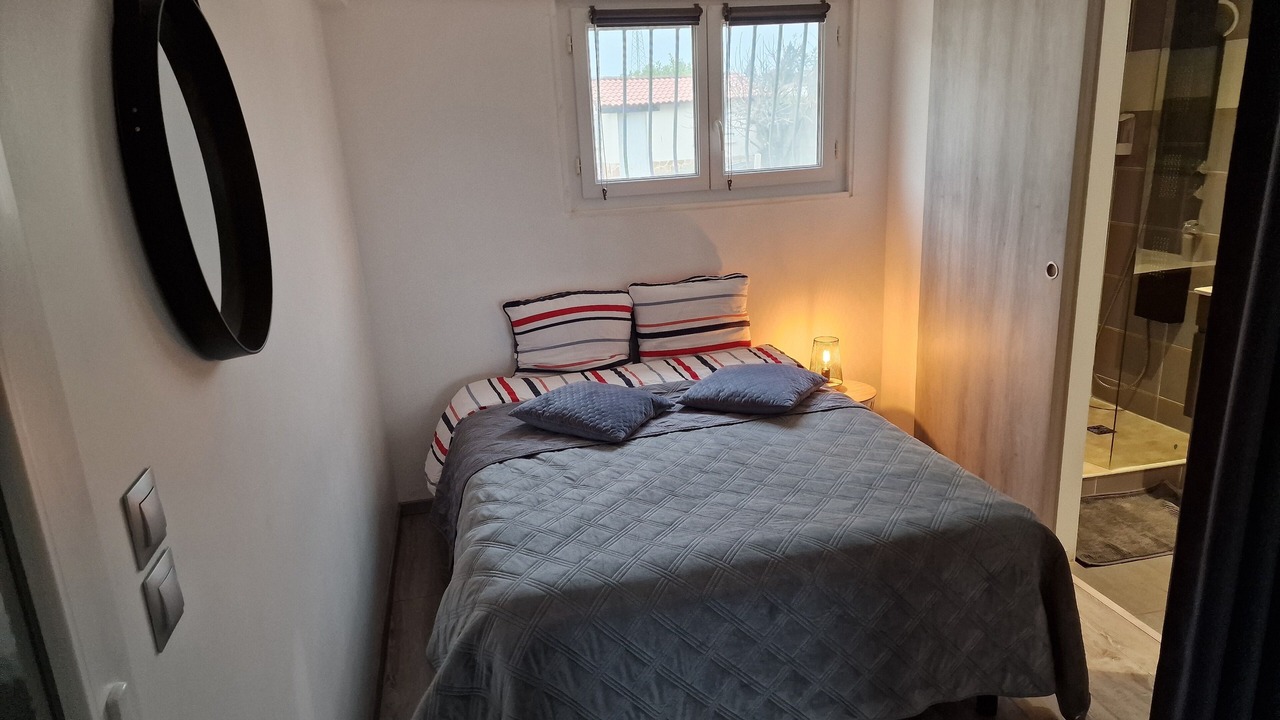 Photo of Bedroom in Saint-Georges-de-Reneins