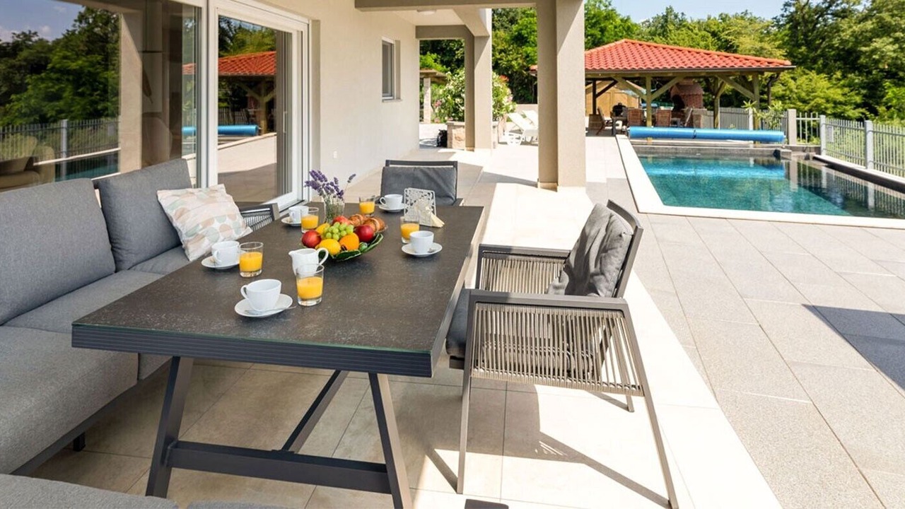Photo of Outdoor in Risika