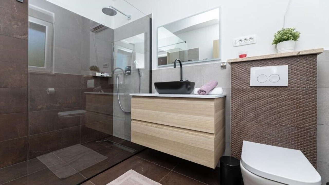 Photo of Bathroom in Risika