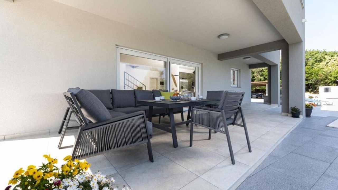 Photo of Outdoor in Risika