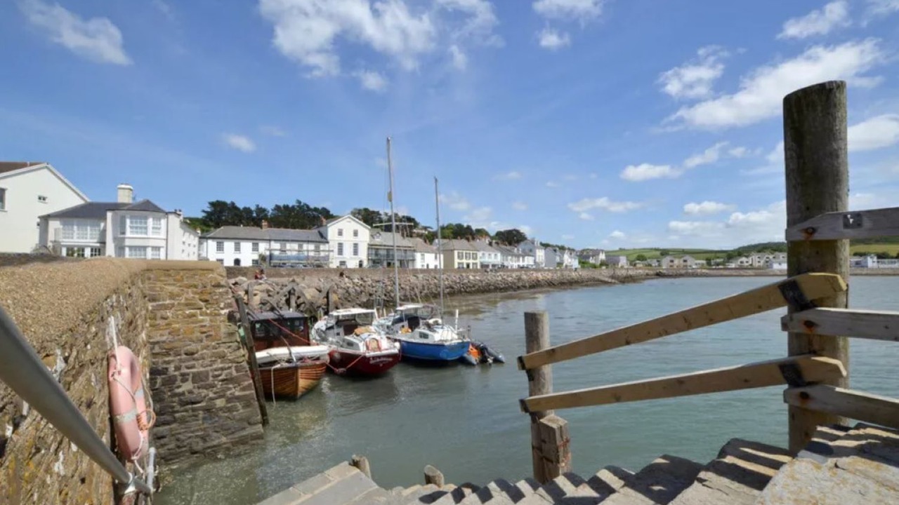 Photo of Others in Instow