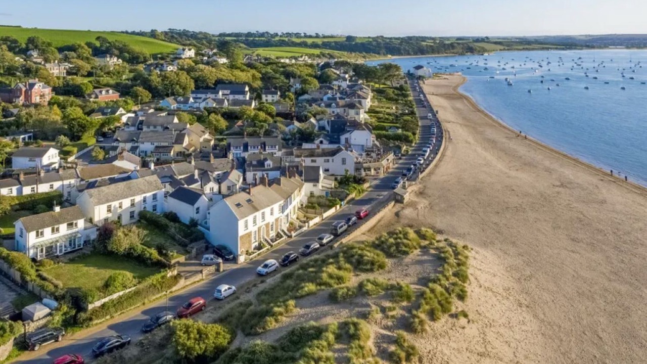 Photo of Others in Instow