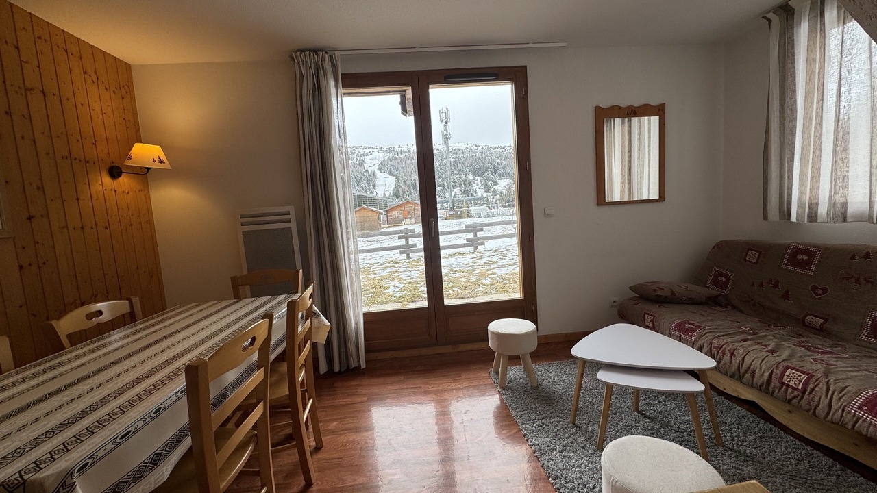 Photo of Livingroom in Saint-Etienne-en-Devoluy