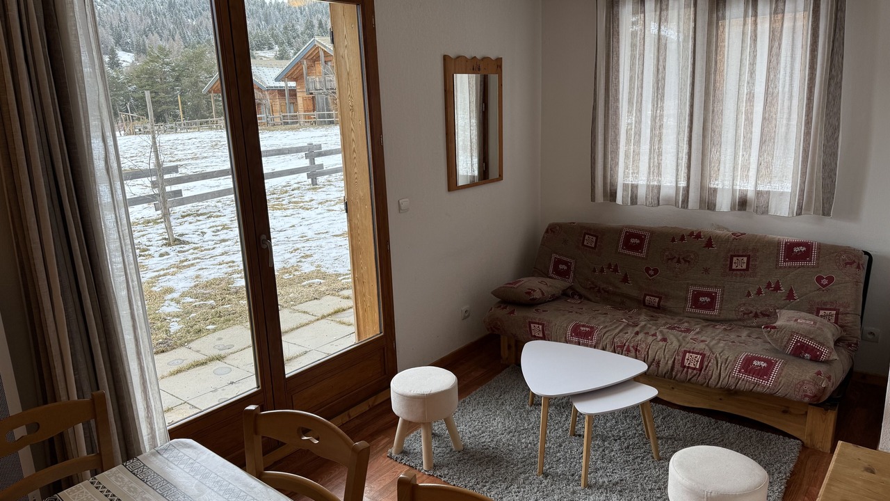 Photo of Livingroom in Saint-Etienne-en-Devoluy