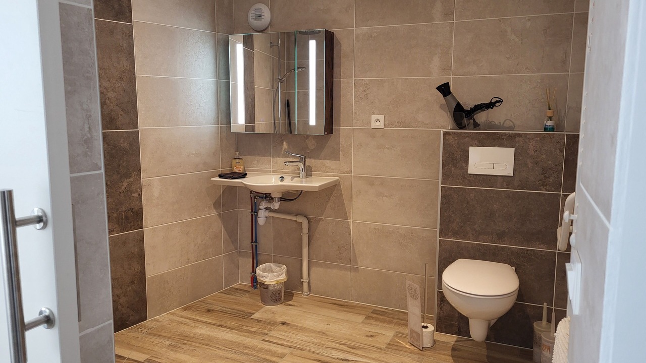 Photo of Bathroom in Theneuil