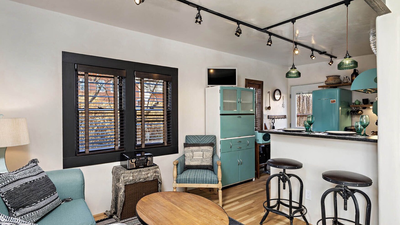 Photo of Livingroom in South Capitol