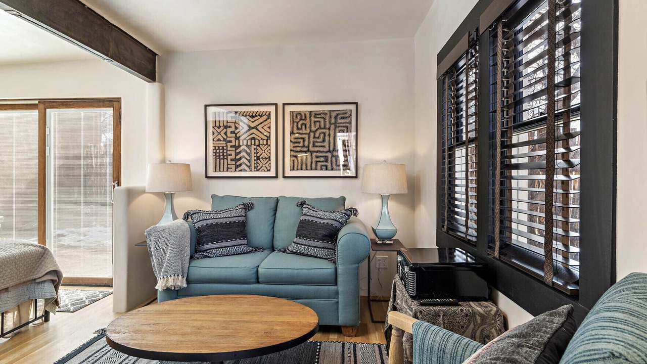 Photo of Livingroom in South Capitol