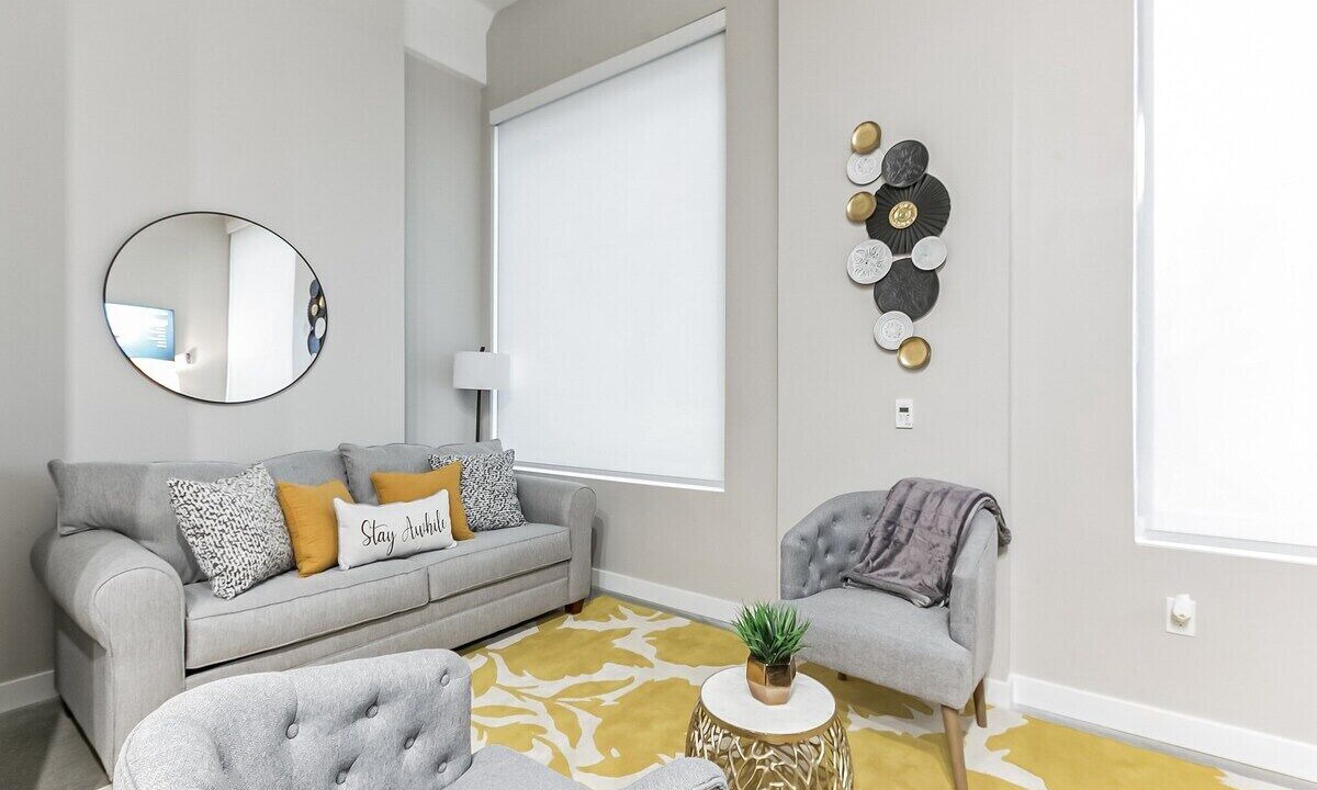Photo of Livingroom in Downtown Cincinnati