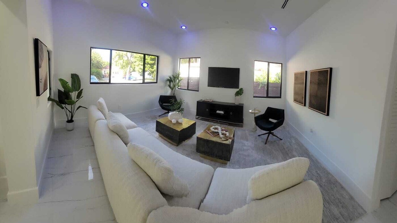 Photo of Livingroom in El Portal