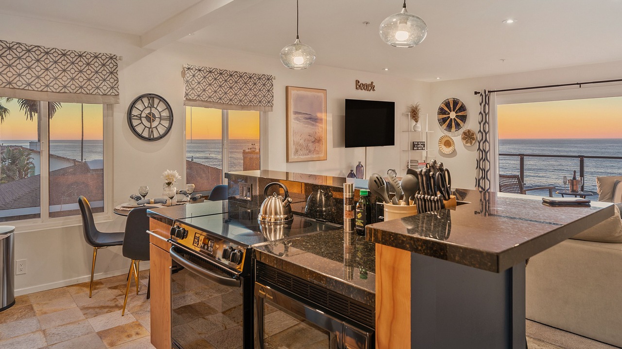 Photo of Bedroom in Village of La Jolla