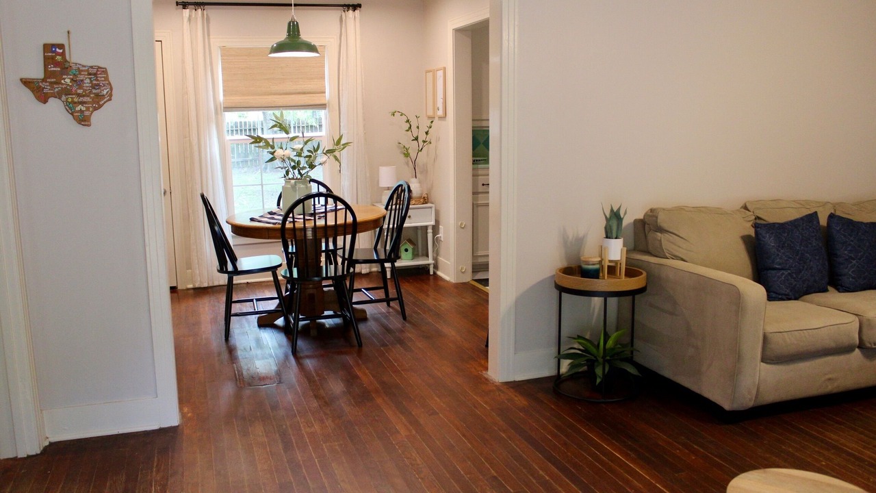 Photo of Livingroom in Nacogdoches