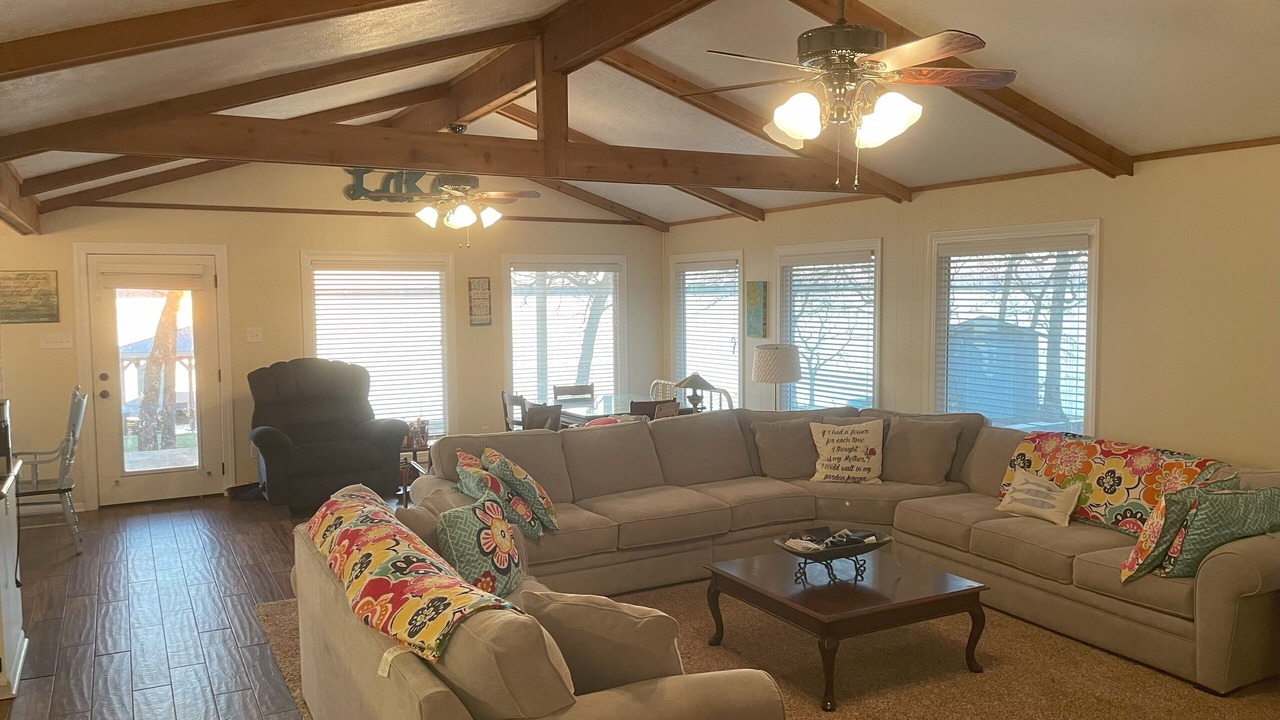 Photo of Livingroom in Leon County