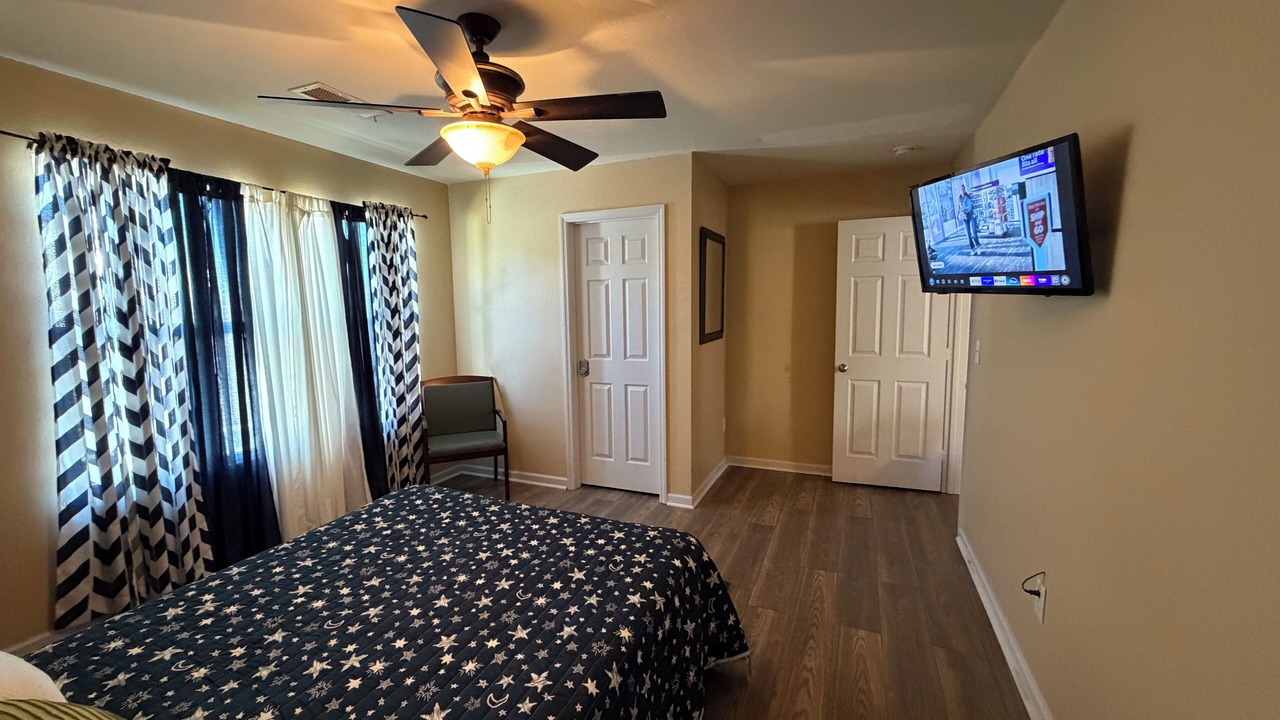 Photo of Bedroom in Normal