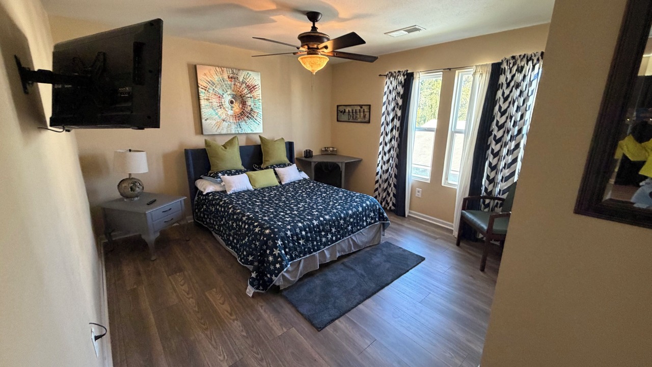 Photo of Bedroom in Normal
