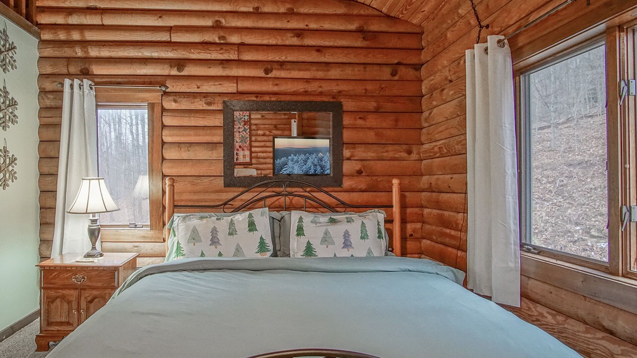 Photo of Bedroom in South Mountain