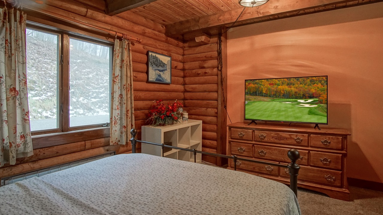 Photo of Bedroom in South Mountain