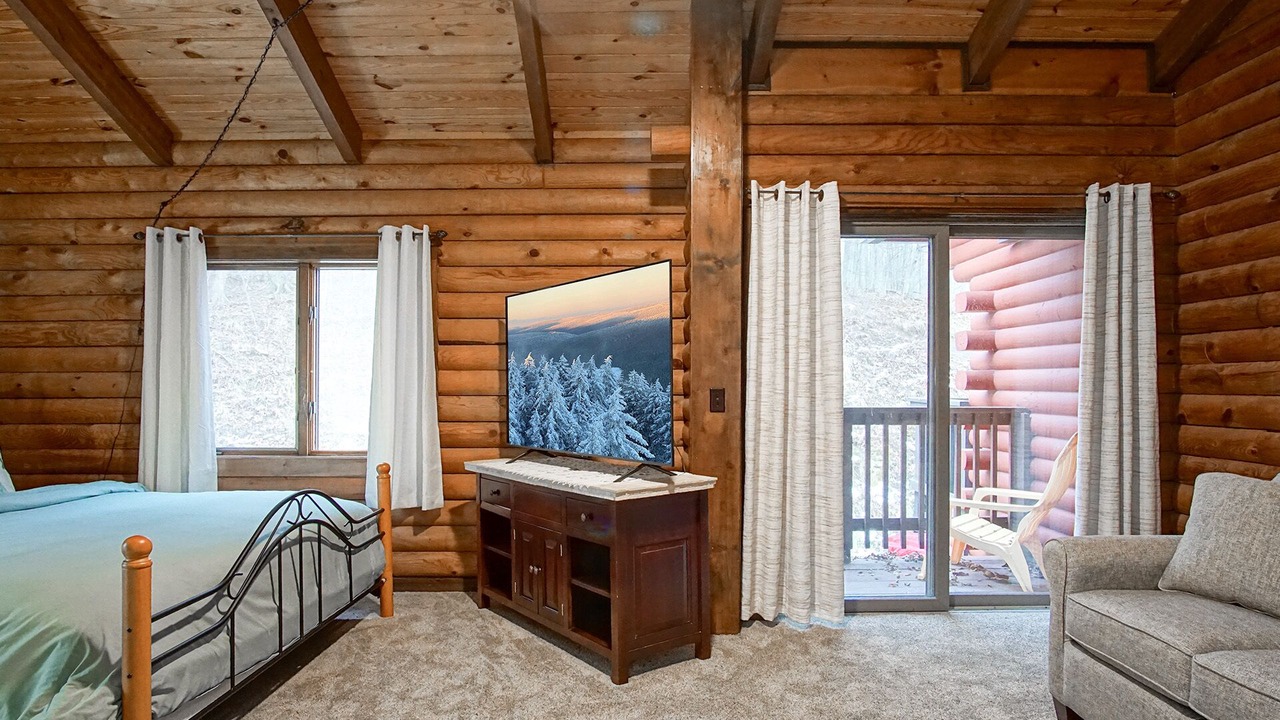 Photo of Bedroom in South Mountain