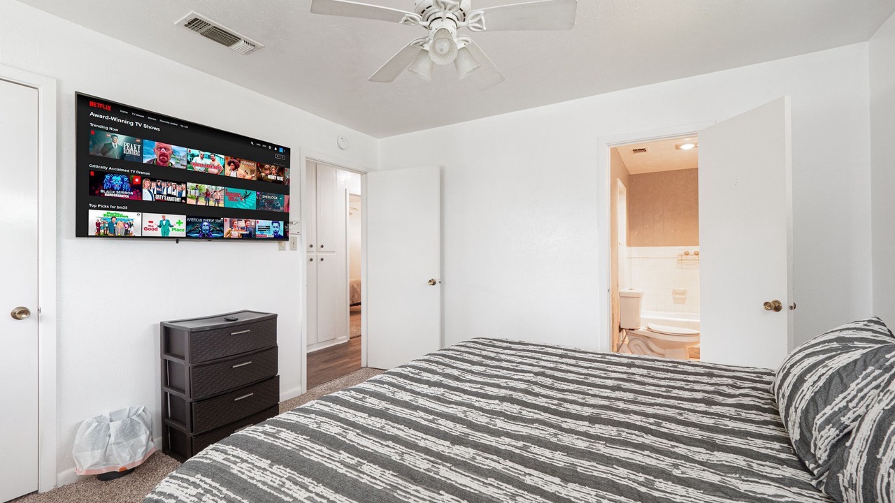 Photo of Bedroom in Southwest Arlington
