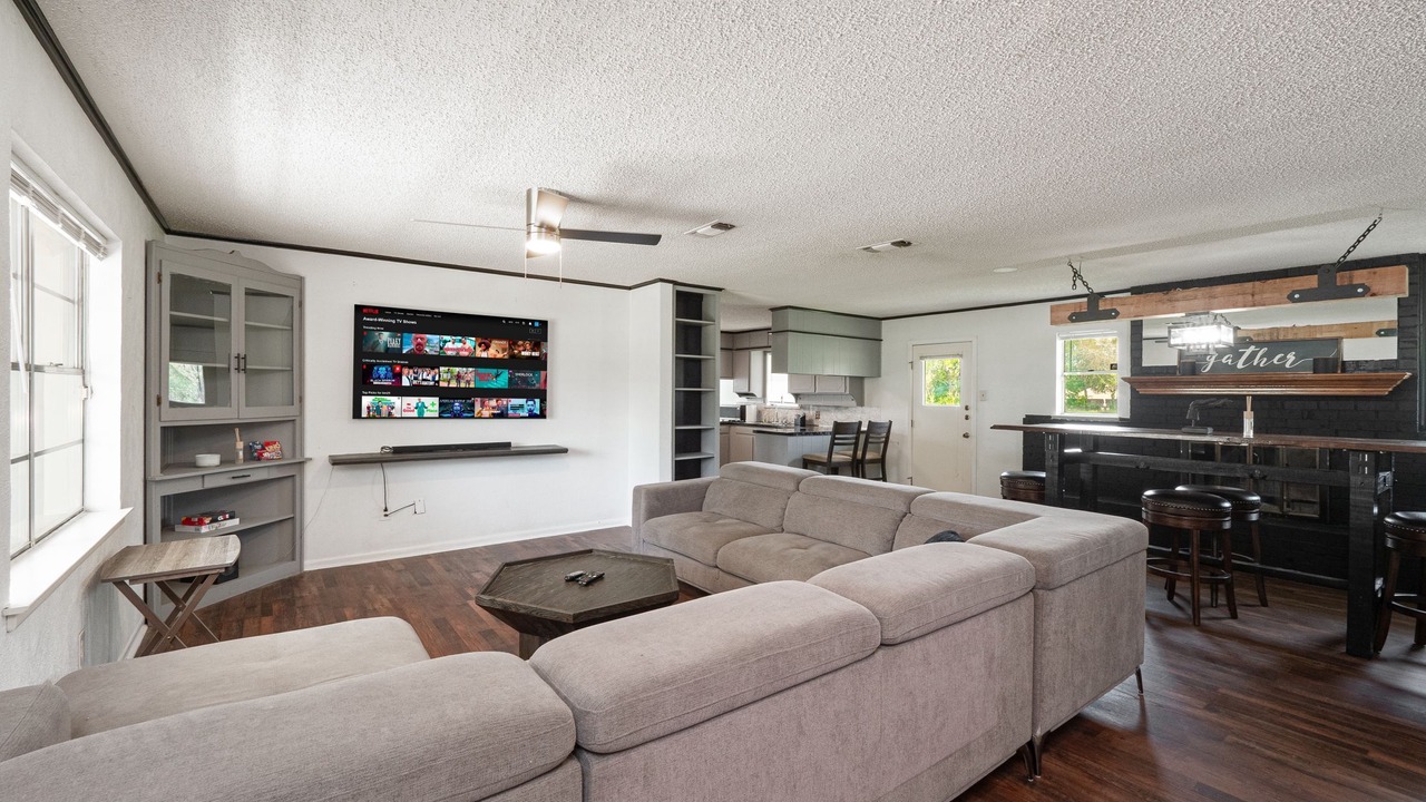 Photo of Livingroom in Southwest Arlington
