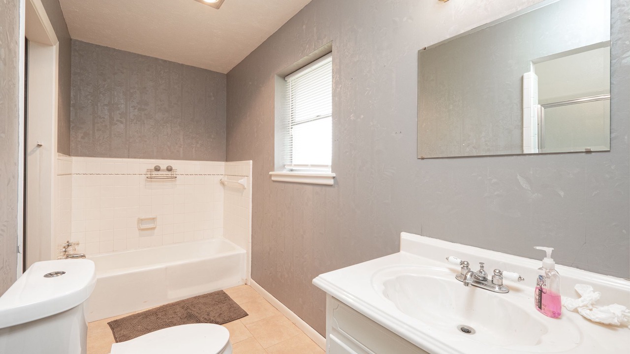 Photo of Bathroom in Southwest Arlington