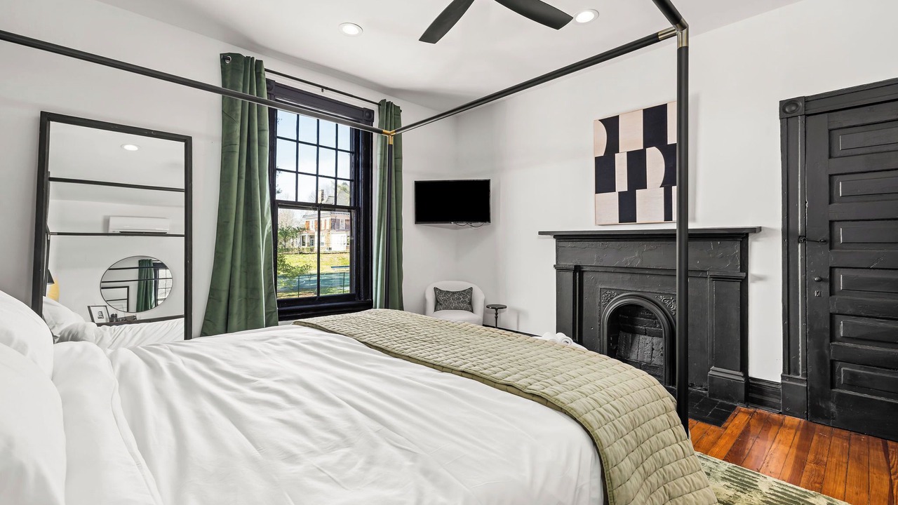 Photo of Bedroom in Lynchburg