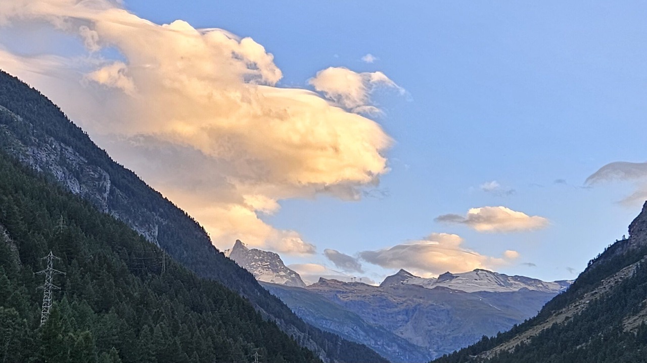 Photo of Others in Taesch