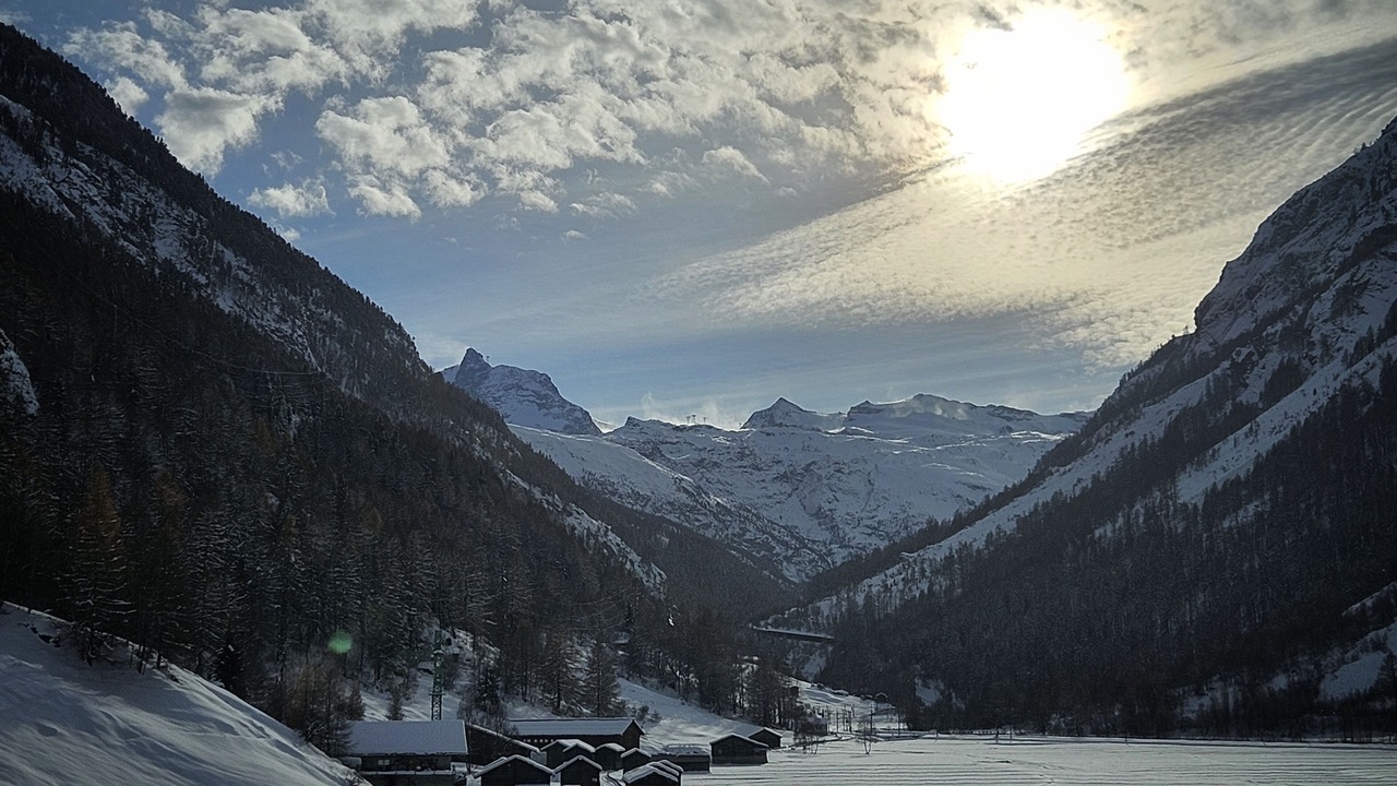 Photo of Others in Taesch